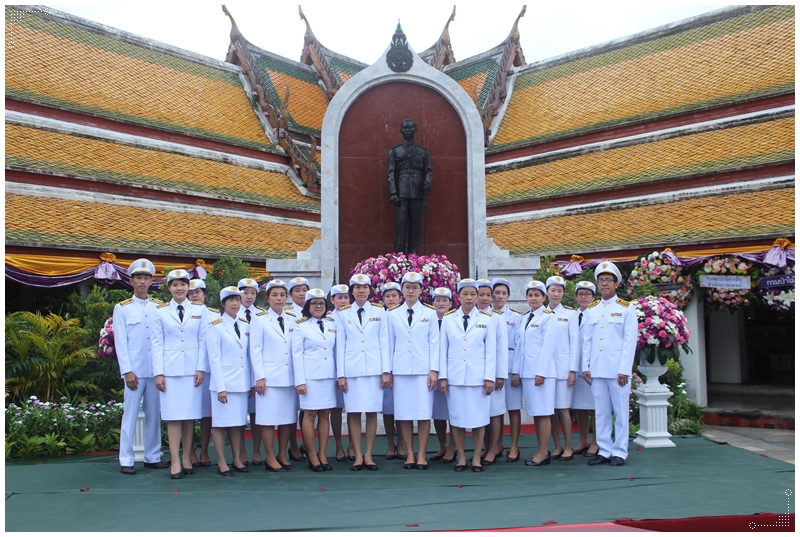 ﻿กรมบังคับคดี เข้าร่วมพิธีวางพวงมาลาถวายเครื่องราชสักการะพระราชานุสาวรีย์พระบาทสมเด็จพระปรเมนทรมหาอานันทมหิดล ในนามกระทรวงยุติธรรม